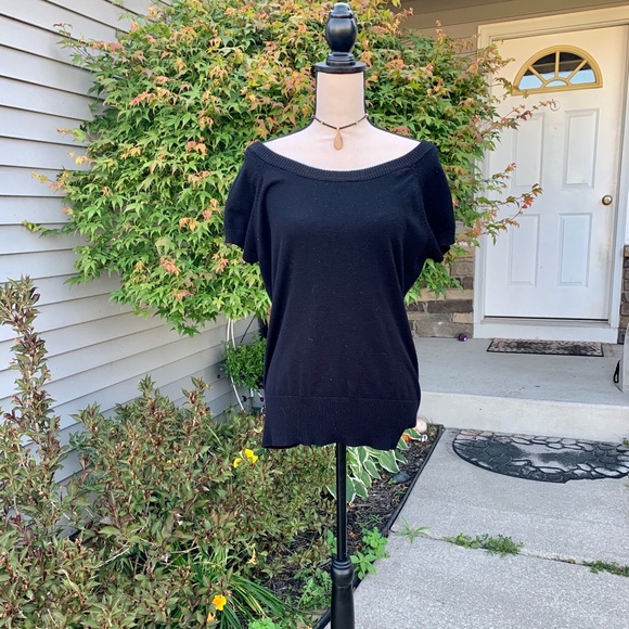 MAKE OFFER!🥀Maurices sweater top🥀 - Picture 4 of 5